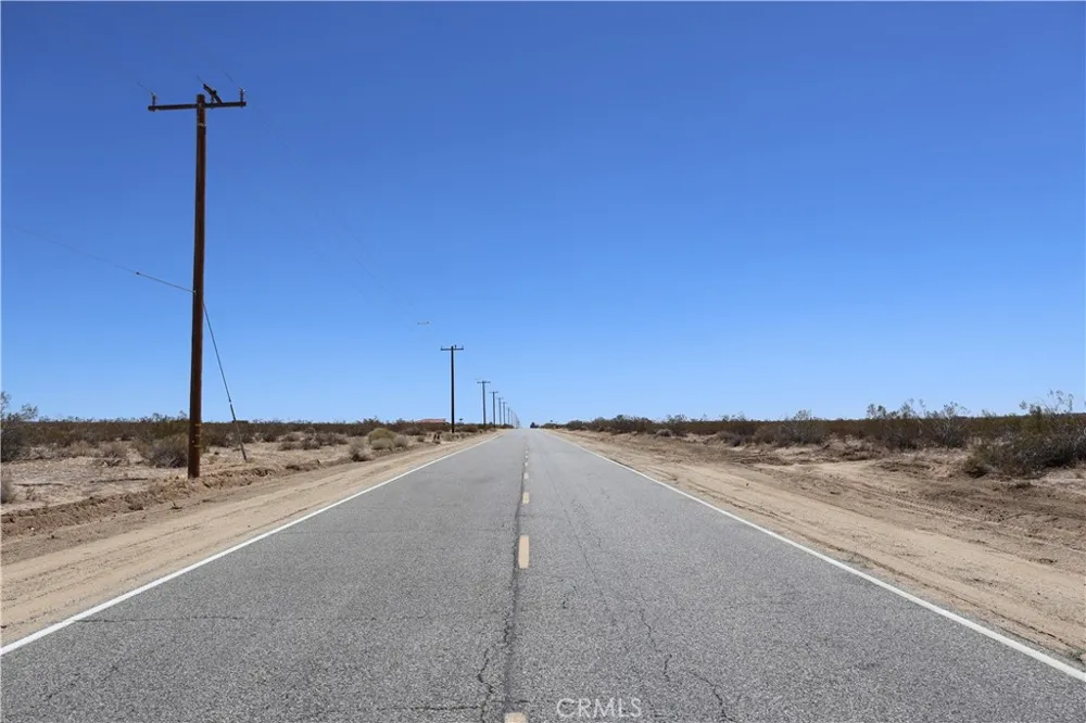 E AVENUE Lancaster, CA 93535