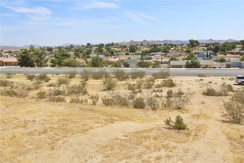 11 Village Drive Victorville, CA 92395