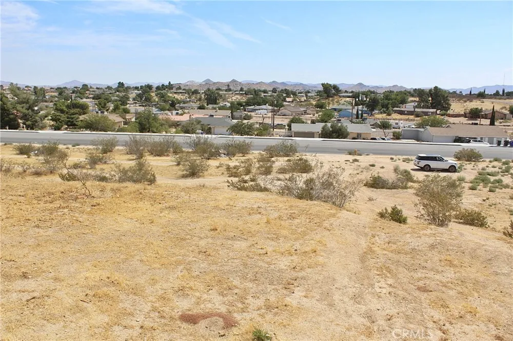 11 Village Drive Victorville, CA 92395