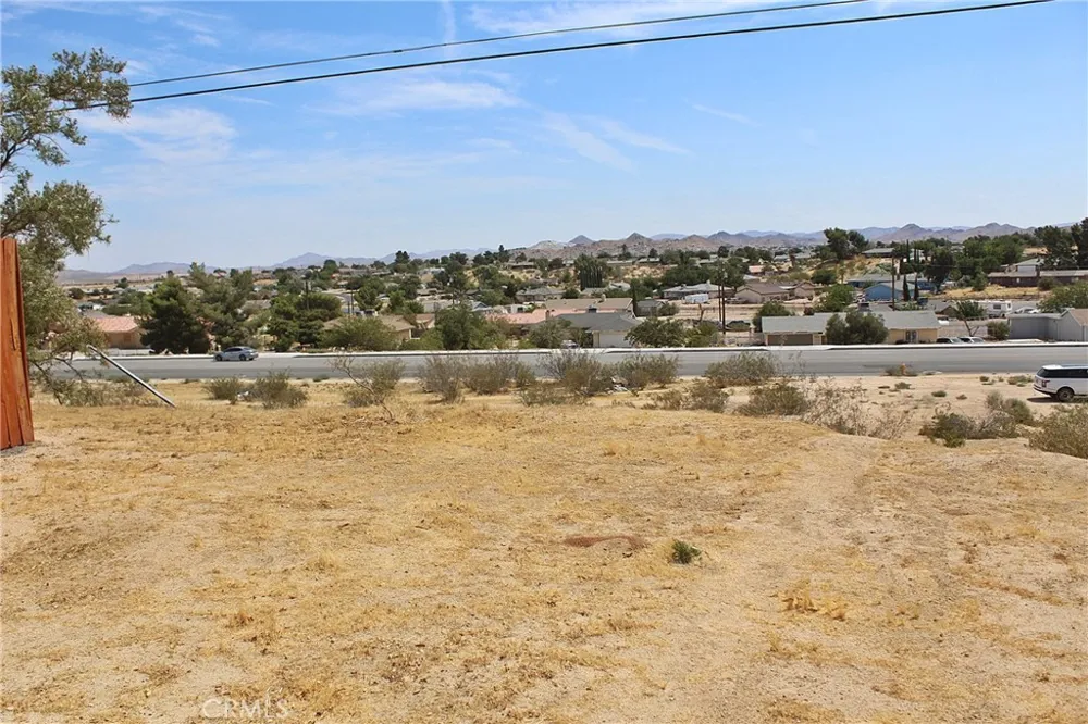 11 Village Drive Victorville, CA 92395