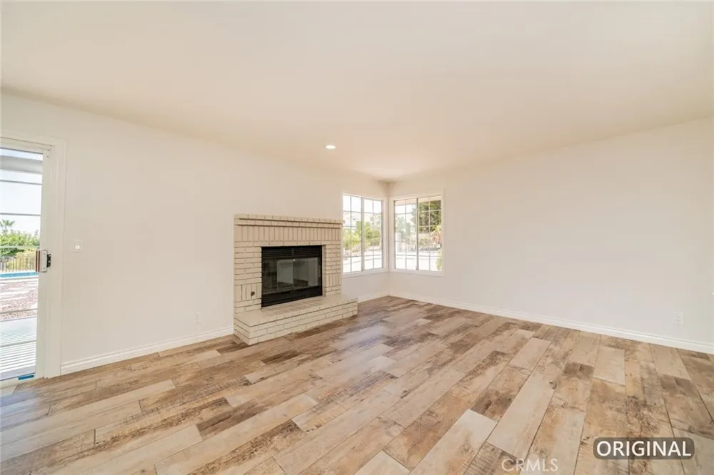 16334 Ridge View Drive Apple Valley, CA 92307