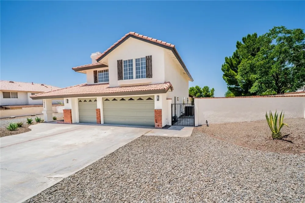 16334 Ridge View Drive Apple Valley, CA 92307