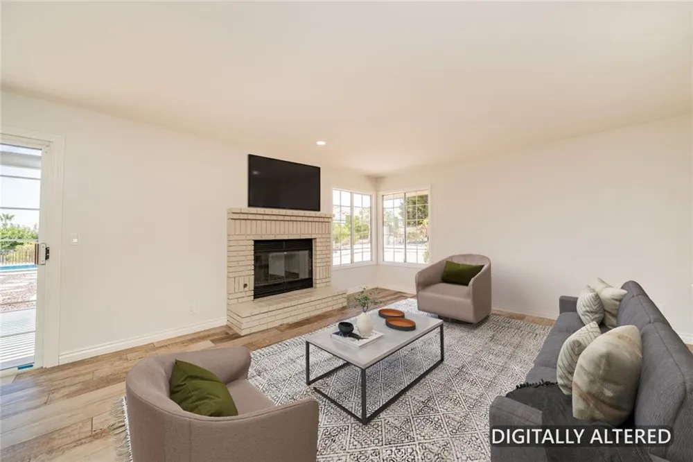 16334 Ridge View Drive Apple Valley, CA 92307