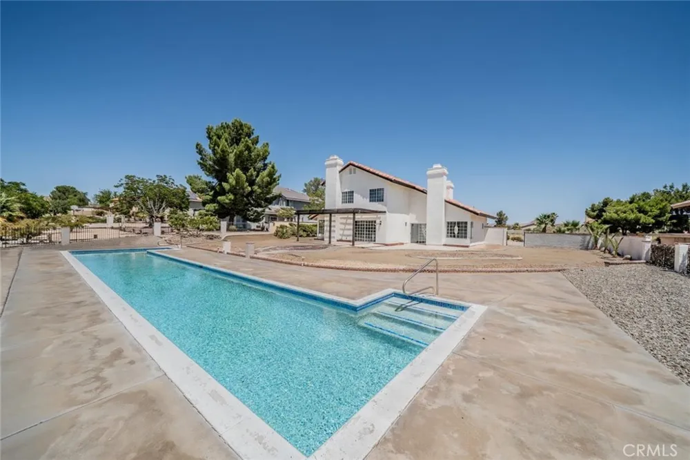 16334 Ridge View Drive Apple Valley, CA 92307