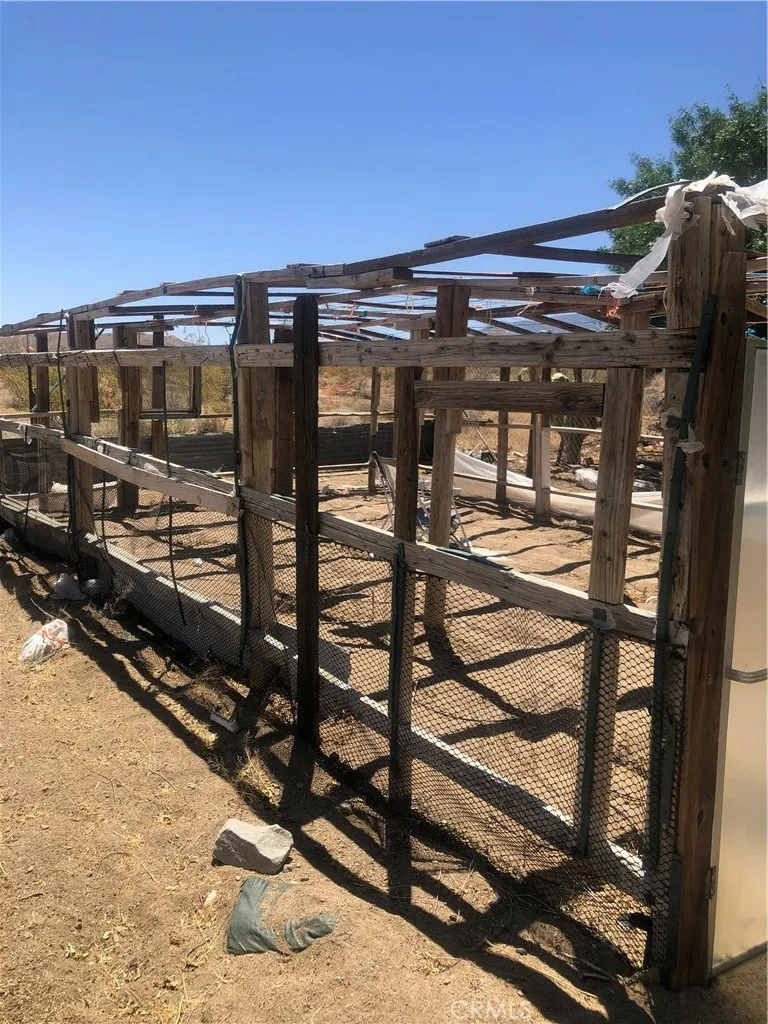 32726 Agate Road Lucerne Valley, CA 92356