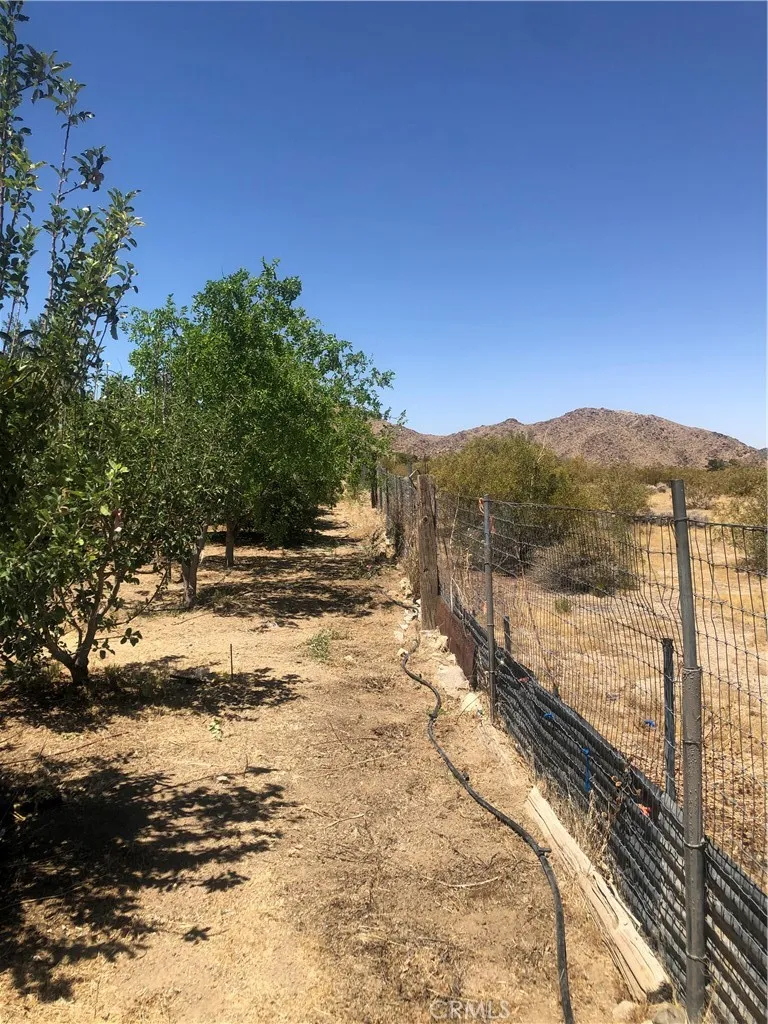 32726 Agate Road Lucerne Valley, CA 92356
