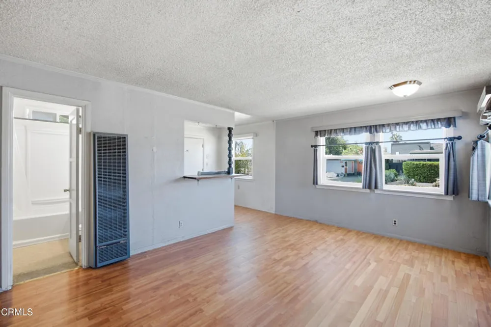 2385 Pierpont Boulevard Ventura, CA 93001