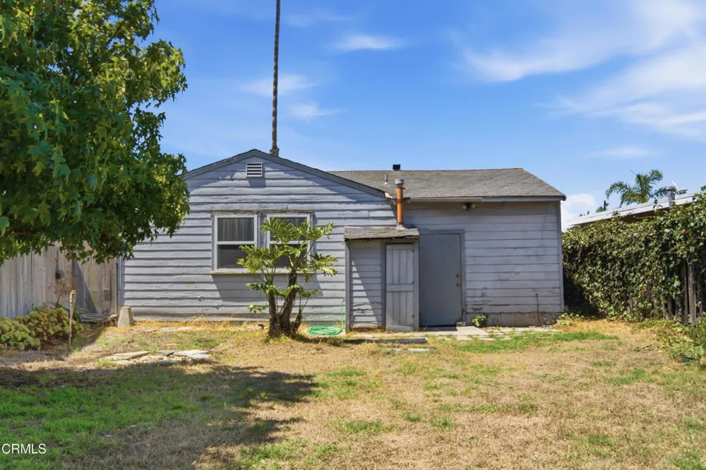 2385 Pierpont Boulevard Ventura, CA 93001