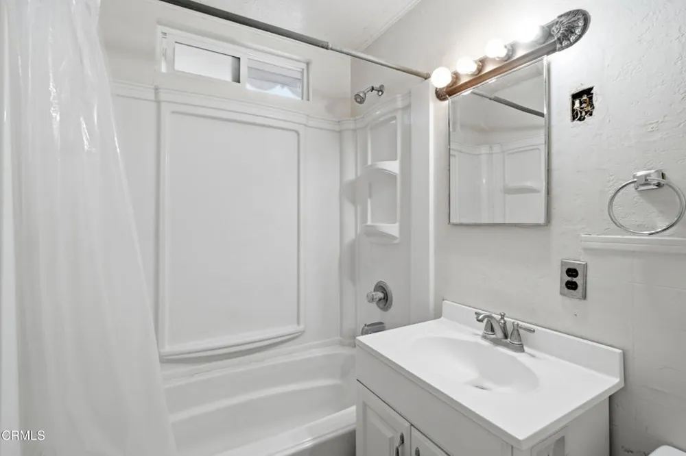 2385 Pierpont Boulevard Ventura, CA 93001