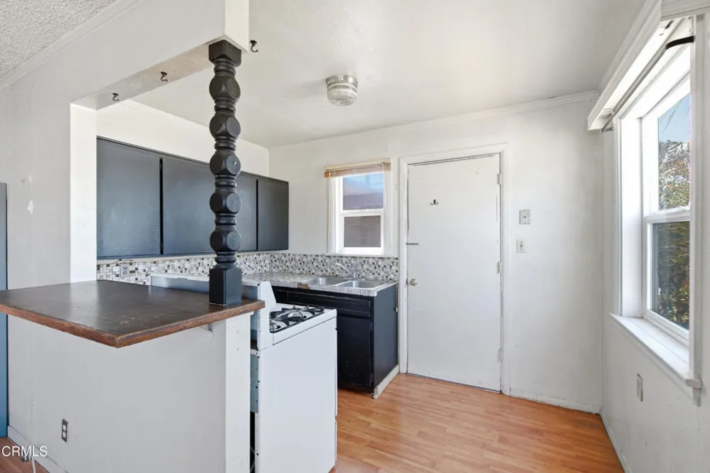 2385 Pierpont Boulevard Ventura, CA 93001
