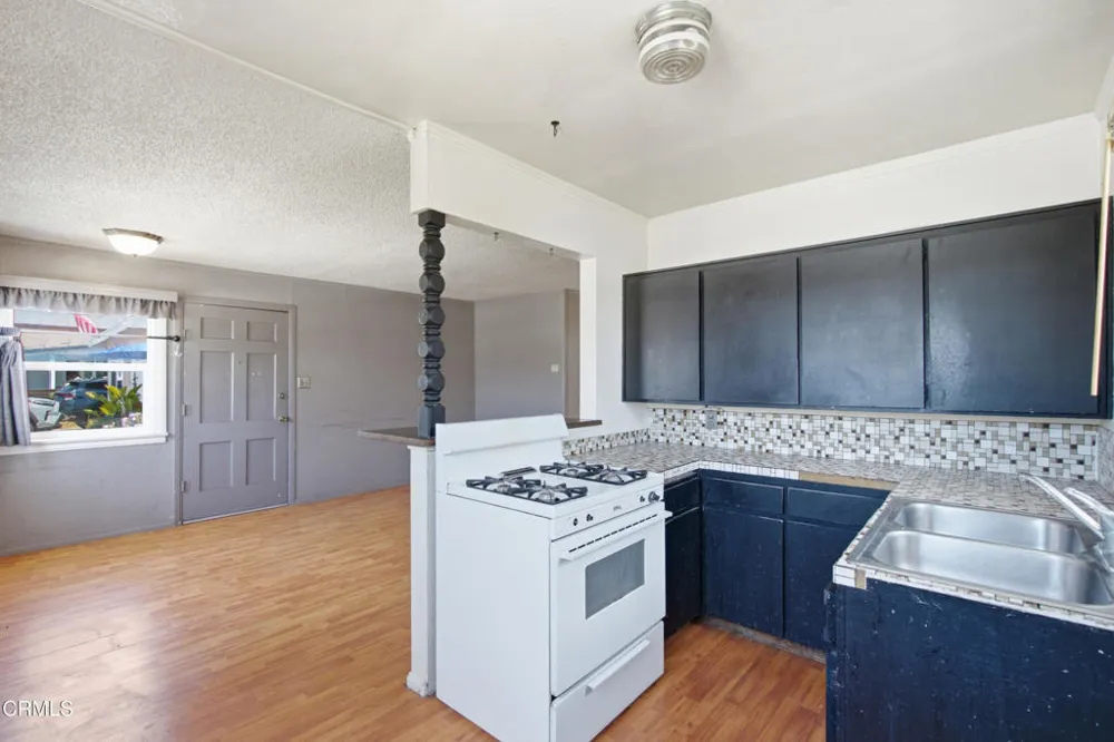 2385 Pierpont Boulevard Ventura, CA 93001