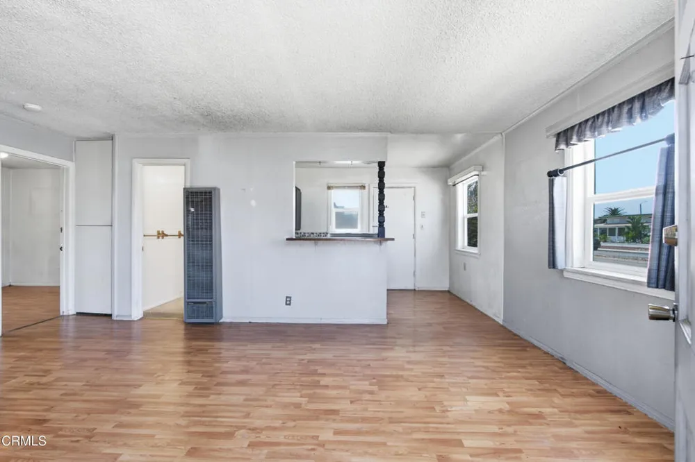 2385 Pierpont Boulevard Ventura, CA 93001