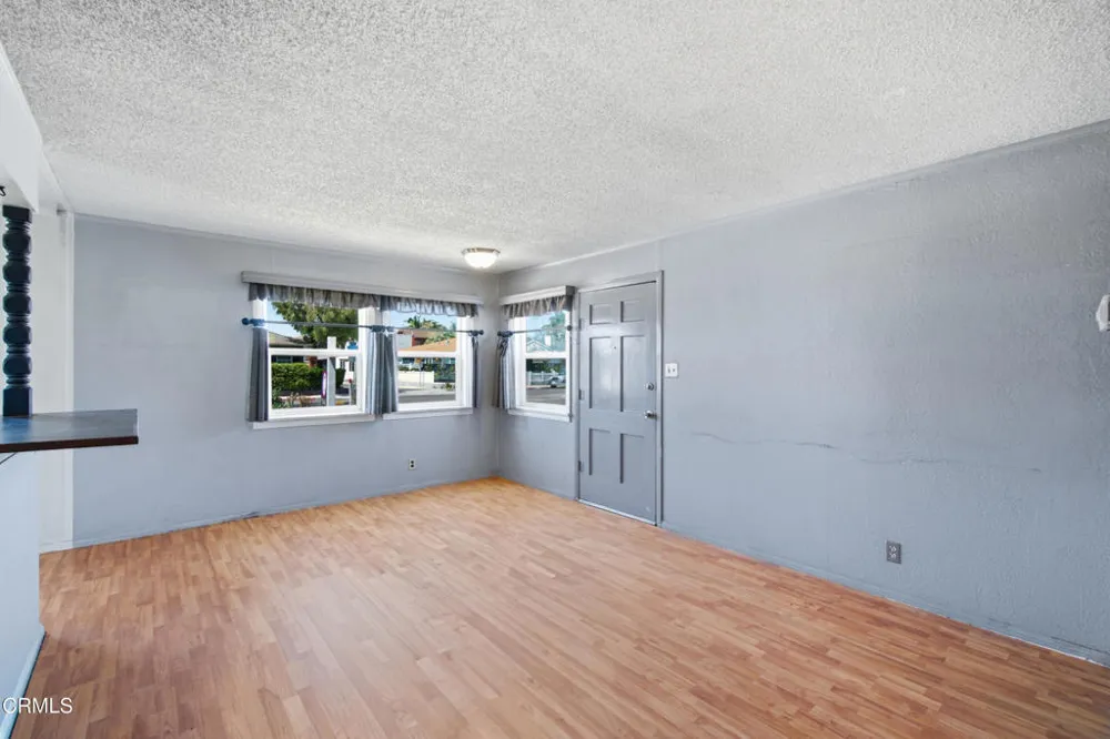 2385 Pierpont Boulevard Ventura, CA 93001