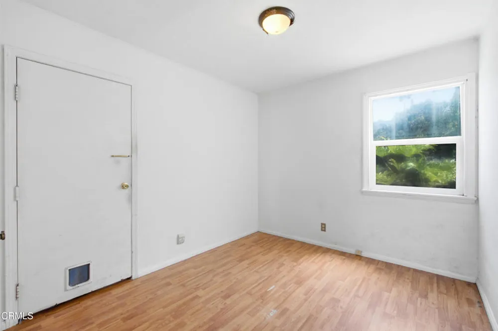 2385 Pierpont Boulevard Ventura, CA 93001