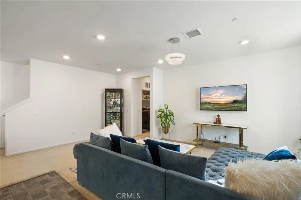 5604 Altamura Way #10 Fontana, CA 92336
