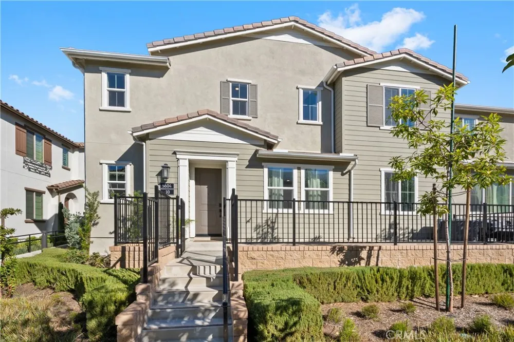 5604 Altamura Way #10 Fontana, CA 92336