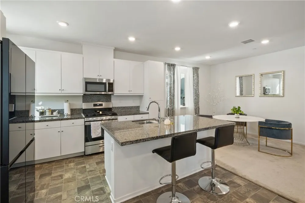 5604 Altamura Way #10 Fontana, CA 92336