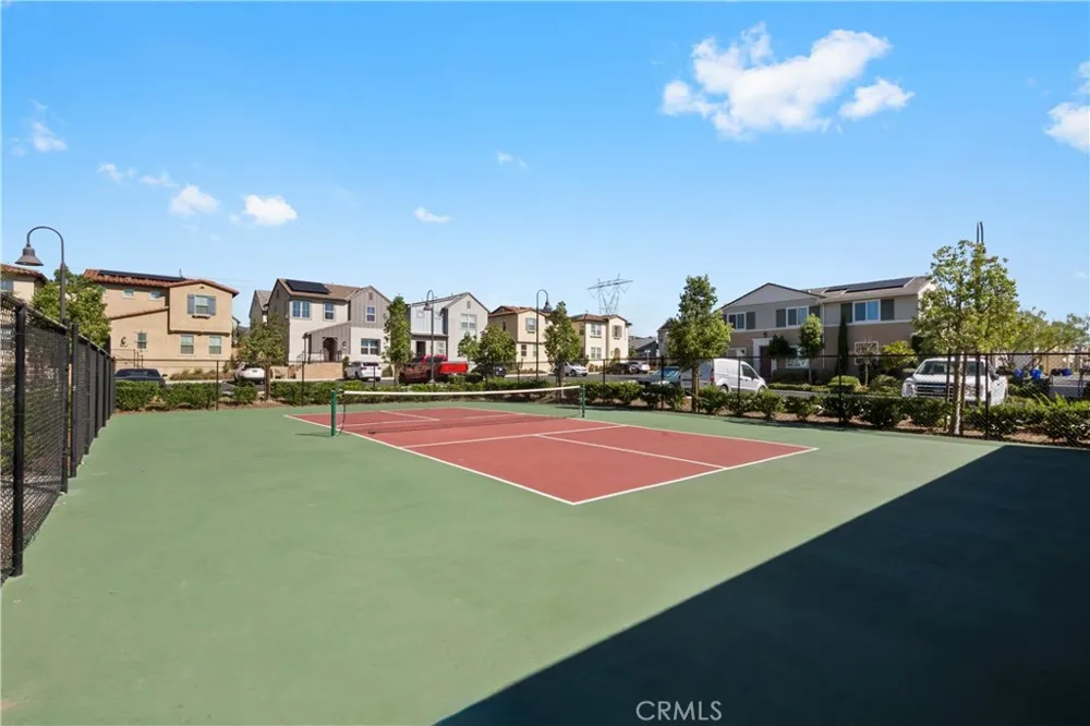 5604 Altamura Way #10 Fontana, CA 92336