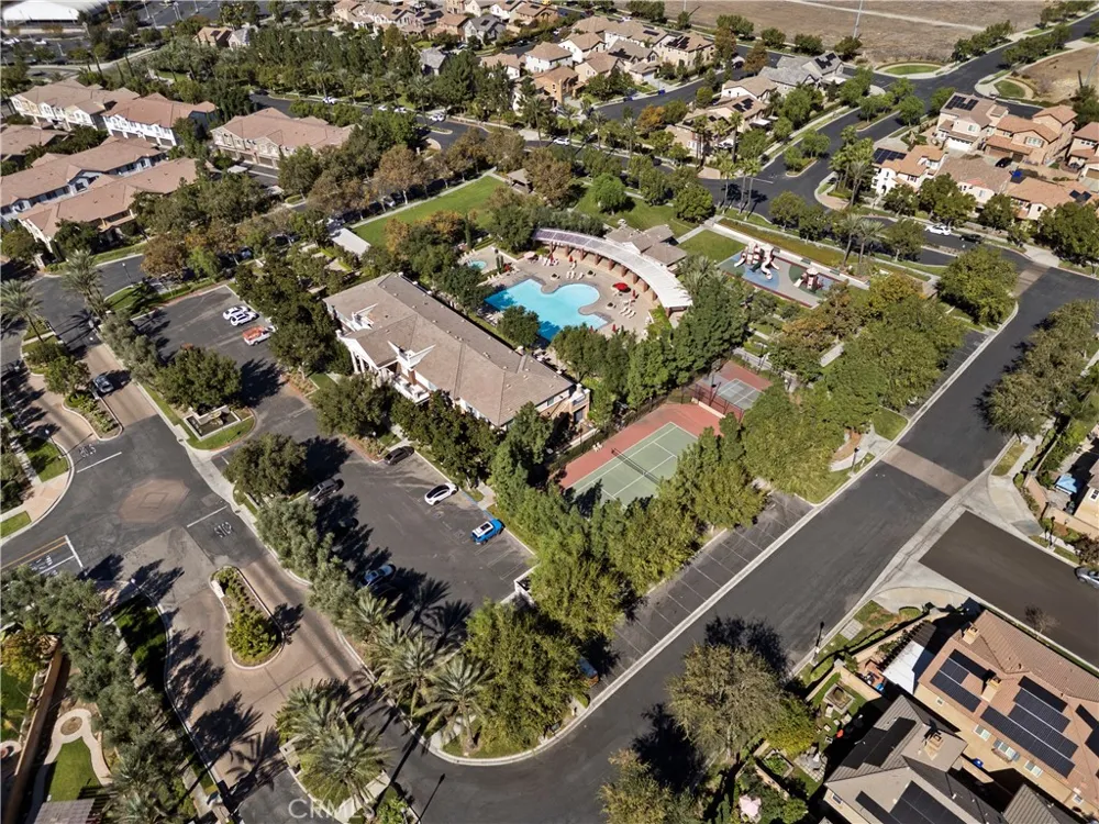 5604 Altamura Way #10 Fontana, CA 92336