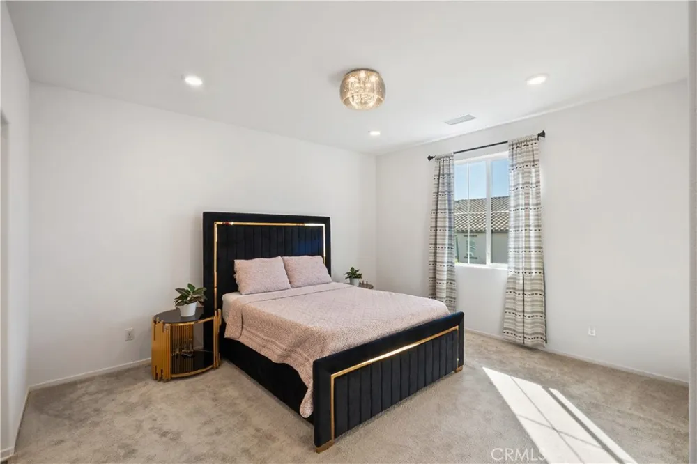 5604 Altamura Way #10 Fontana, CA 92336