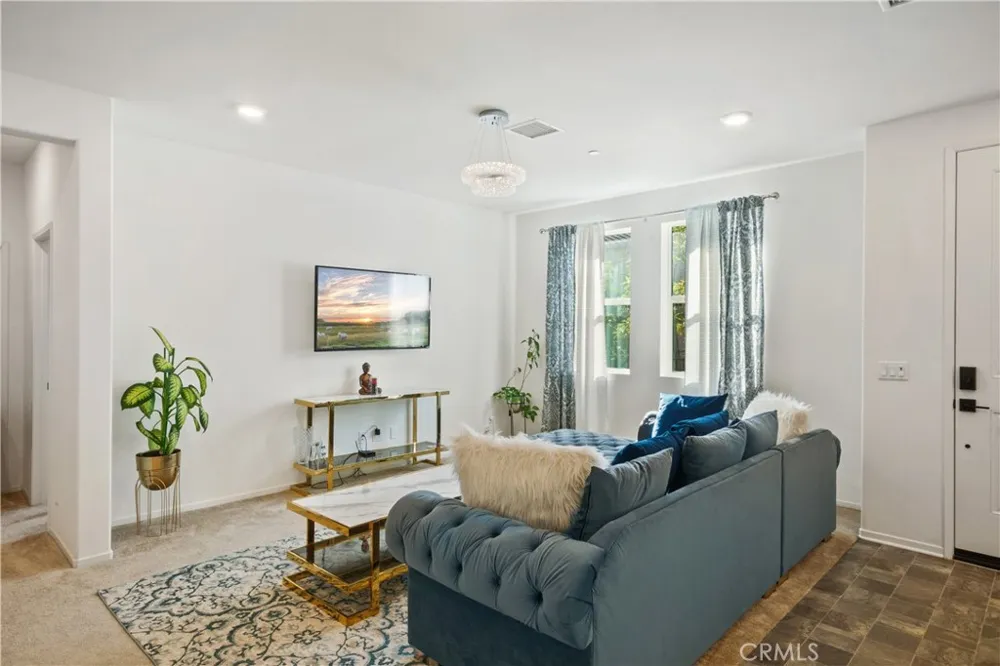 5604 Altamura Way #10 Fontana, CA 92336