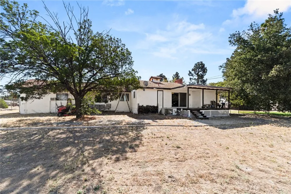 12978 11th Yucaipa, CA 92399