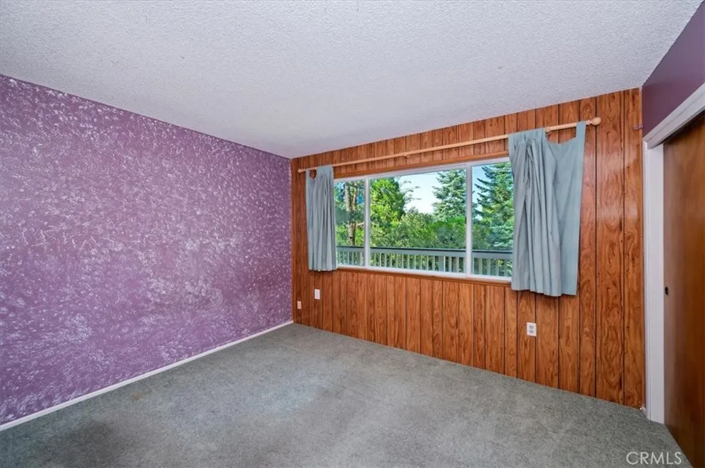 1050 Jungfrau Crestline, CA 92325