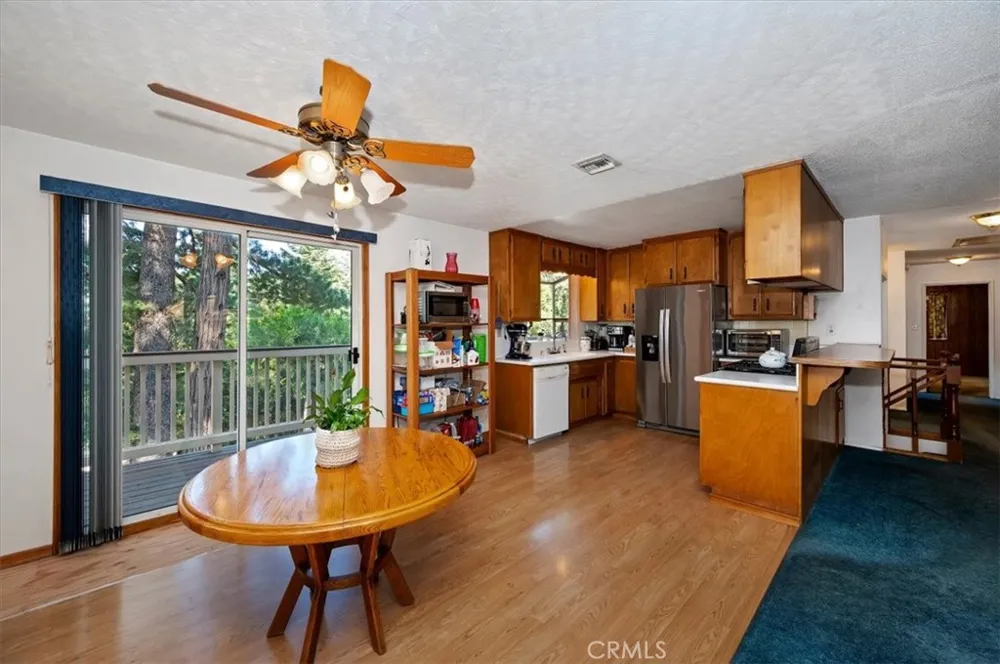 1050 Jungfrau Crestline, CA 92325