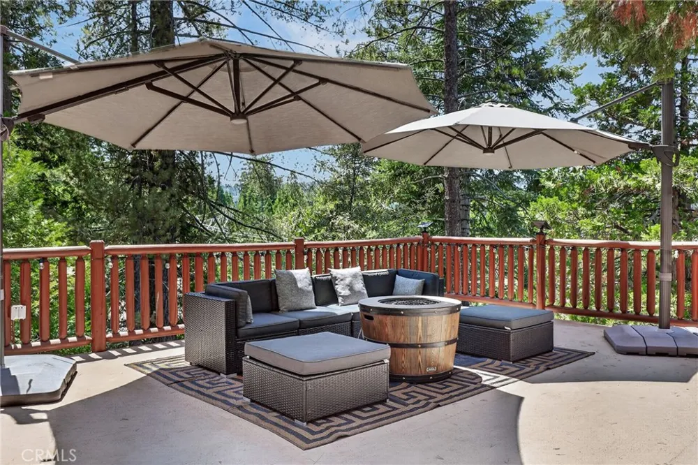 615 Grass Valley Rd Lake Arrowhead, CA 92352