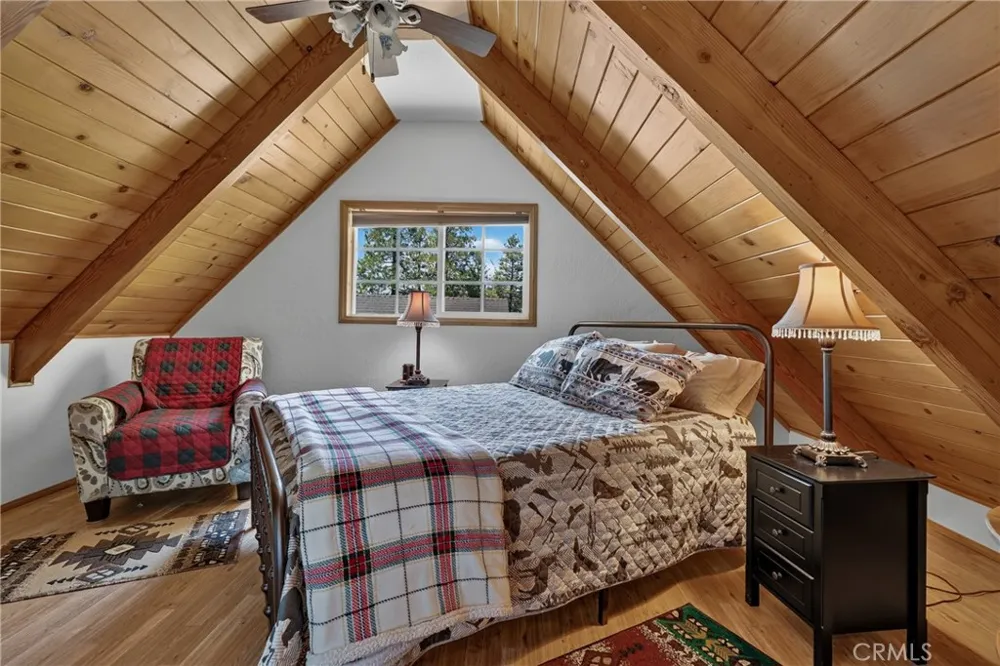 615 Grass Valley Rd Lake Arrowhead, CA 92352