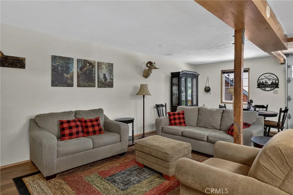 615 Grass Valley Rd Lake Arrowhead, CA 92352