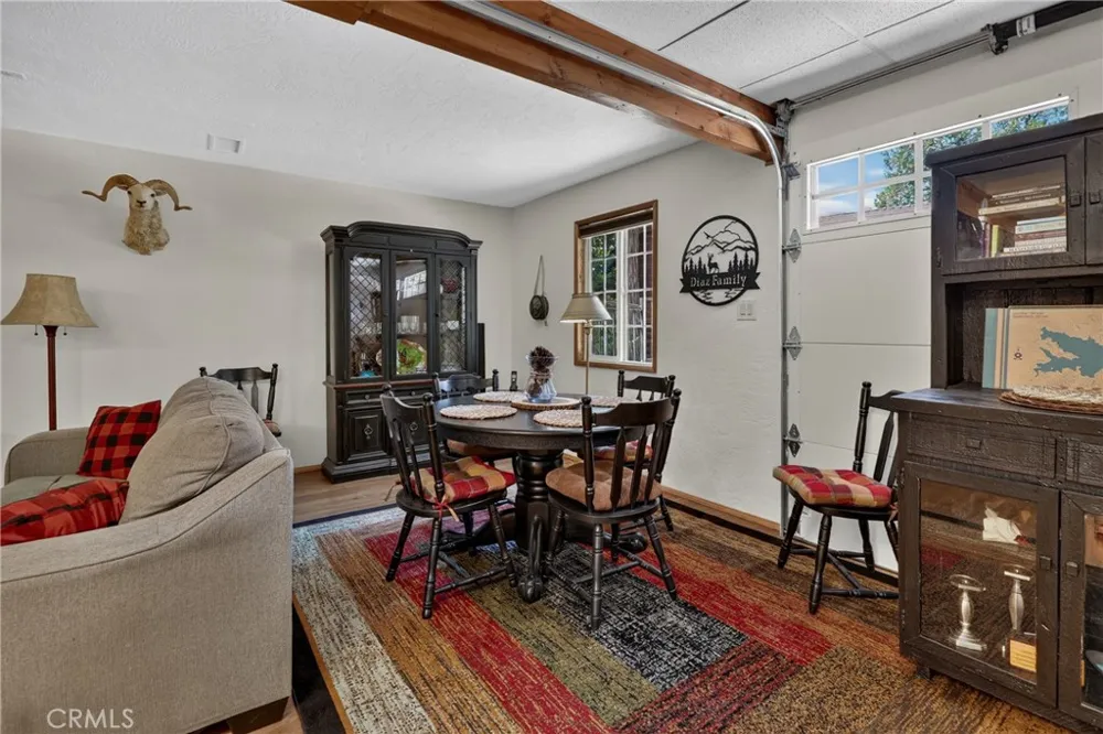 615 Grass Valley Rd Lake Arrowhead, CA 92352