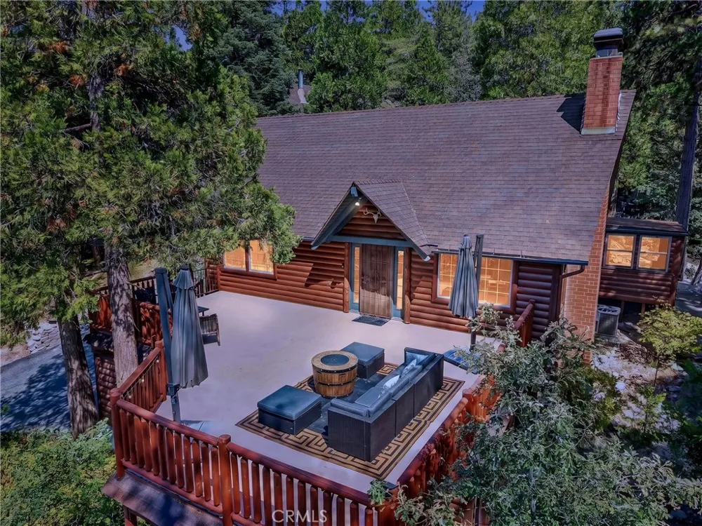 615 Grass Valley Rd Lake Arrowhead, CA 92352