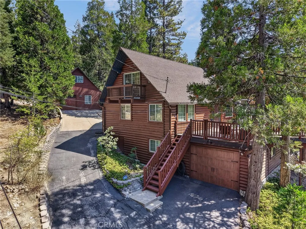 615 Grass Valley Rd Lake Arrowhead, CA 92352