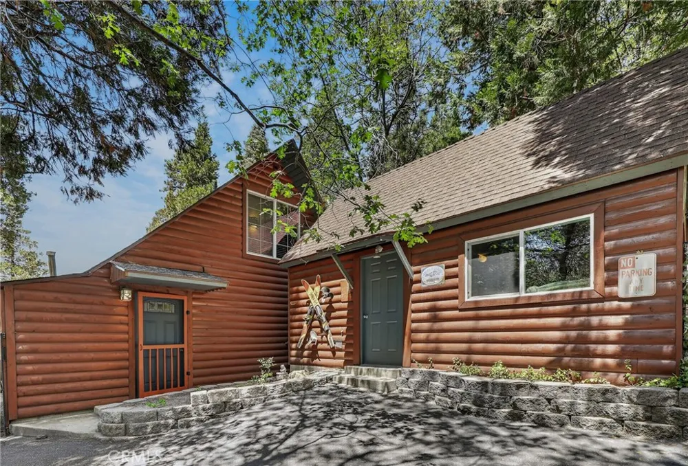 615 Grass Valley Rd Lake Arrowhead, CA 92352