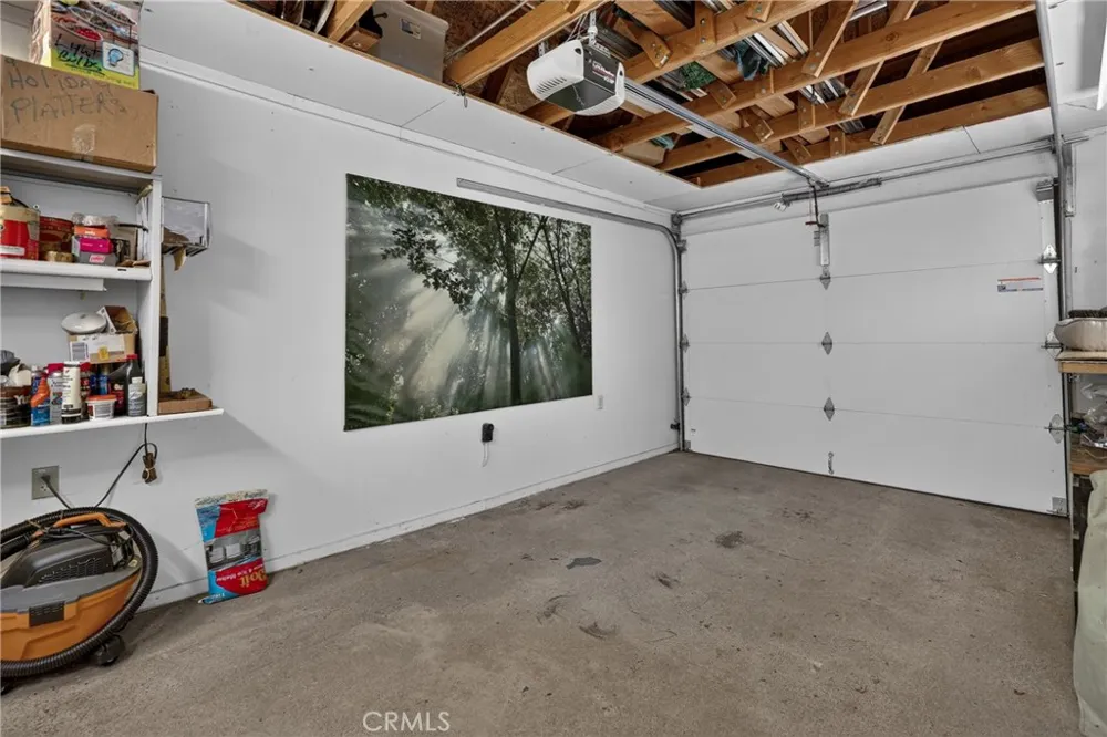 615 Grass Valley Rd Lake Arrowhead, CA 92352