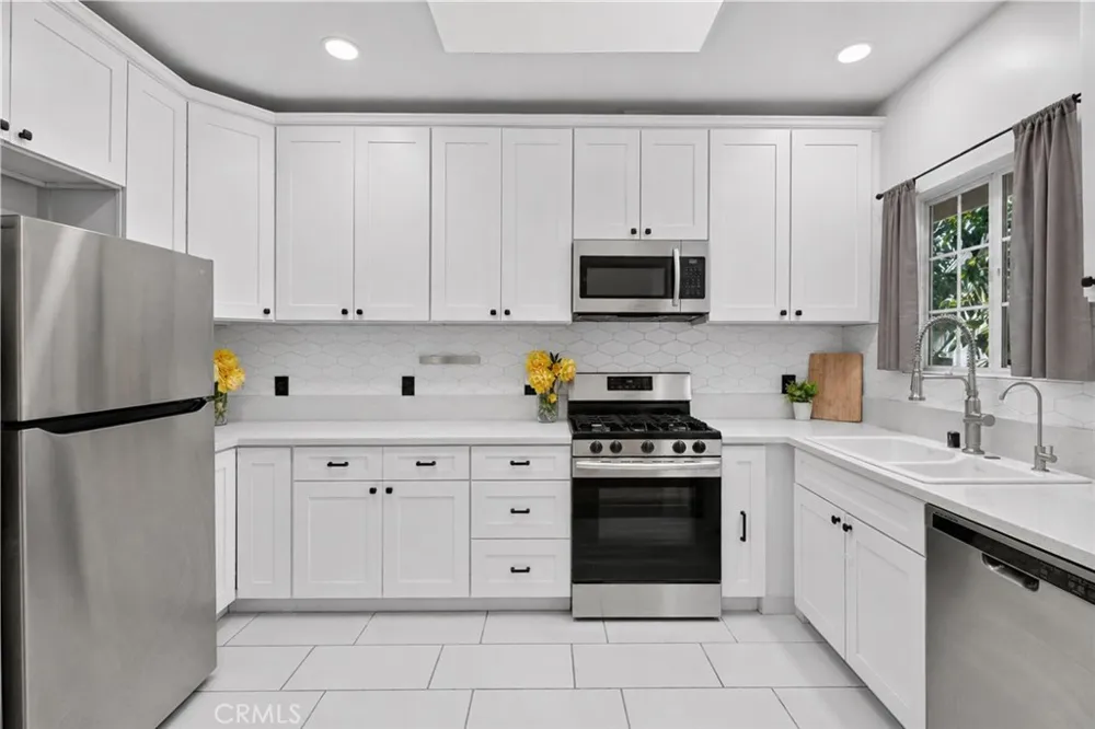 2700 W Olive Avenue Fullerton, CA 92833