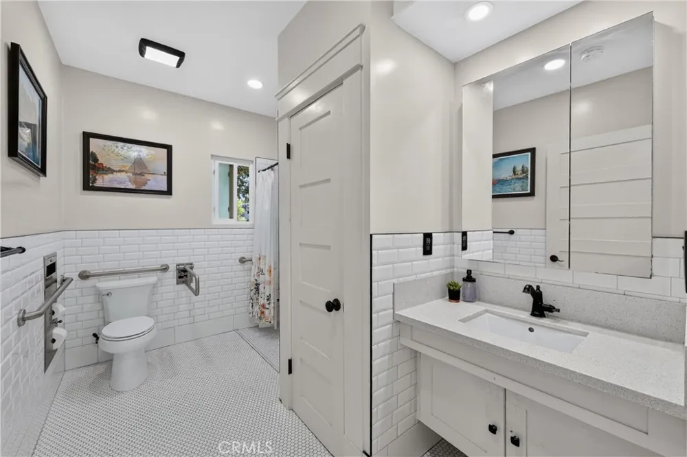 2700 W Olive Avenue Fullerton, CA 92833