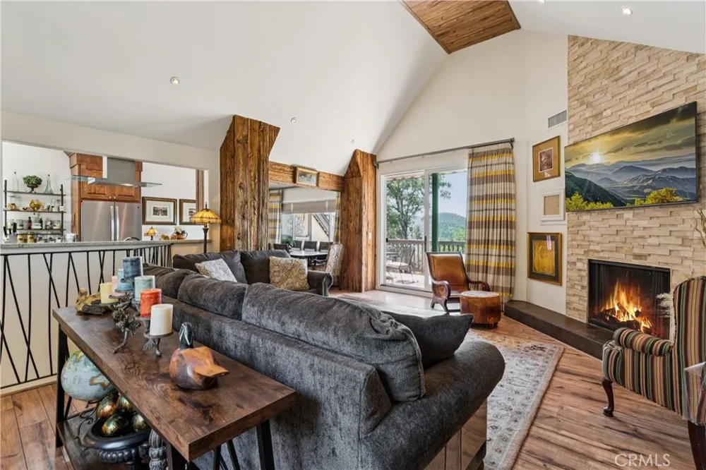 1298 Yellowstone Drive Lake Arrowhead, CA 92352