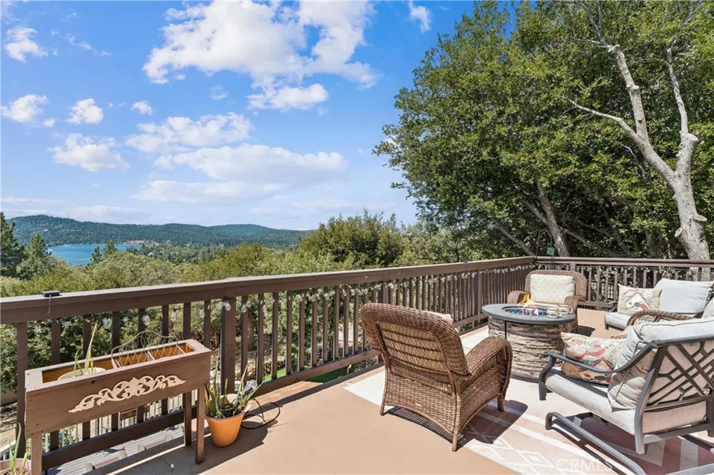 1298 Yellowstone Drive Lake Arrowhead, CA 92352