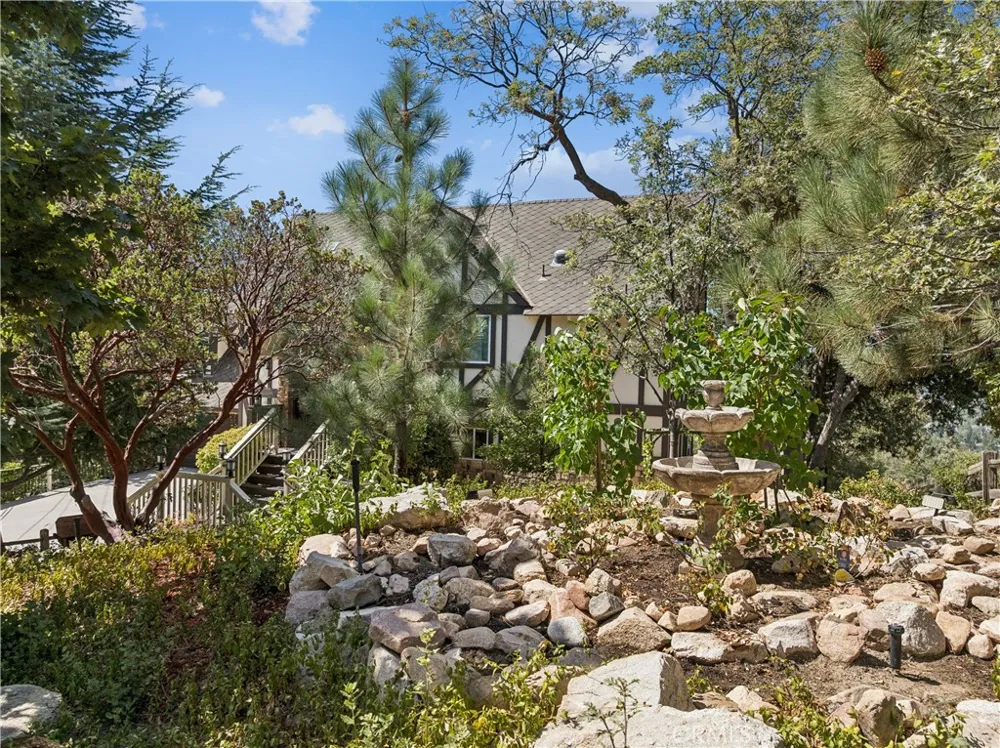 1298 Yellowstone Drive Lake Arrowhead, CA 92352
