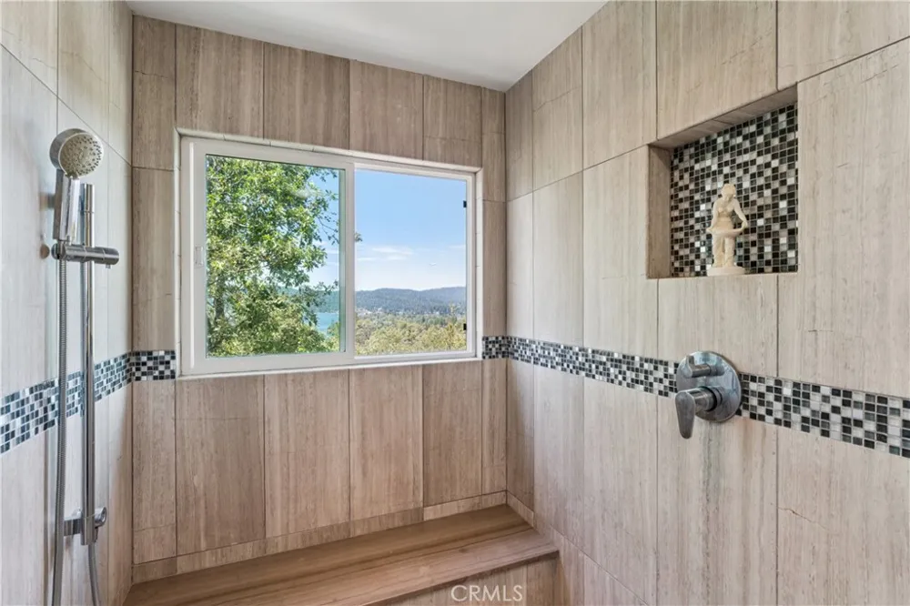 1298 Yellowstone Drive Lake Arrowhead, CA 92352