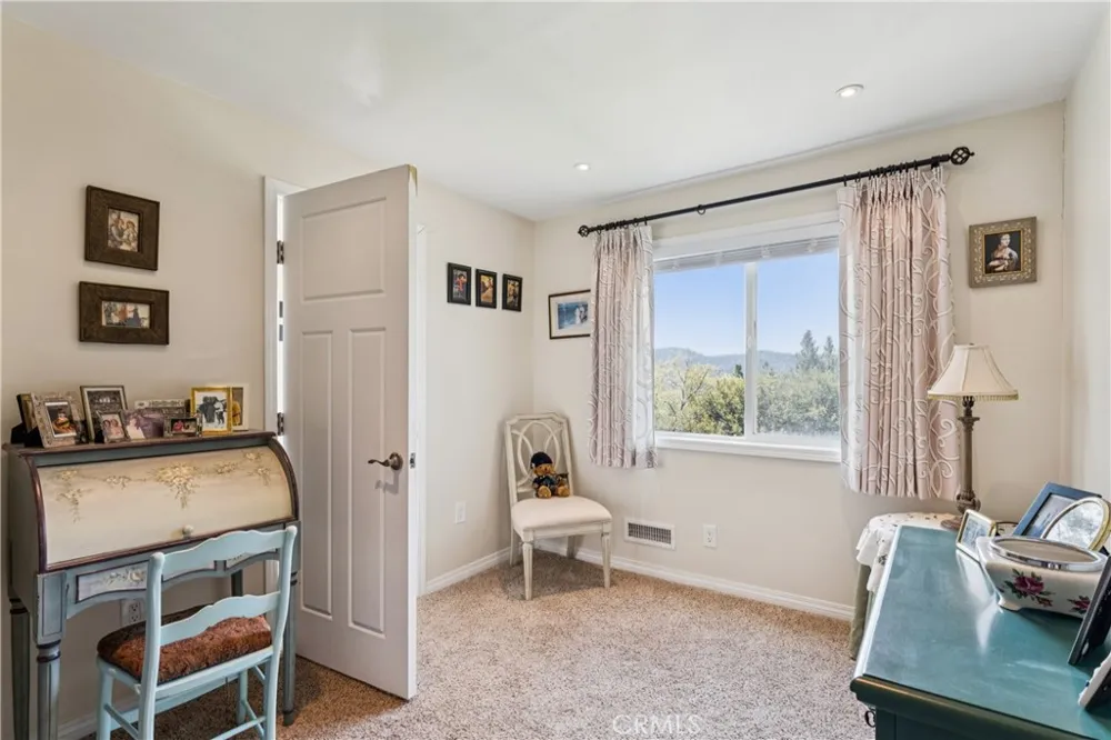 1298 Yellowstone Drive Lake Arrowhead, CA 92352
