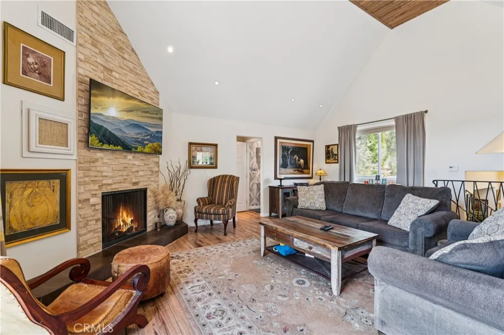 1298 Yellowstone Drive Lake Arrowhead, CA 92352
