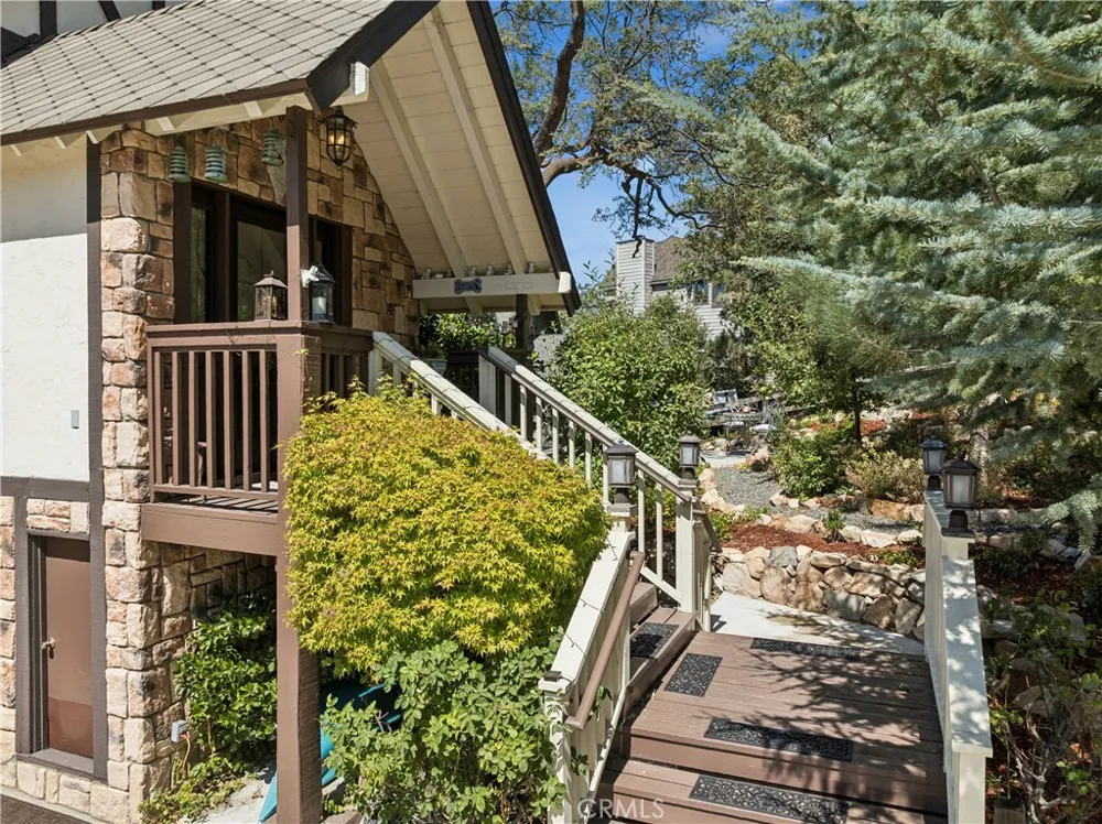 1298 Yellowstone Drive Lake Arrowhead, CA 92352