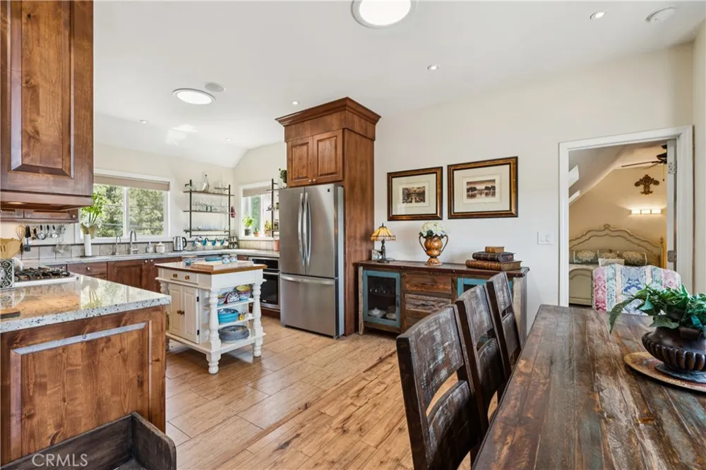 1298 Yellowstone Drive Lake Arrowhead, CA 92352