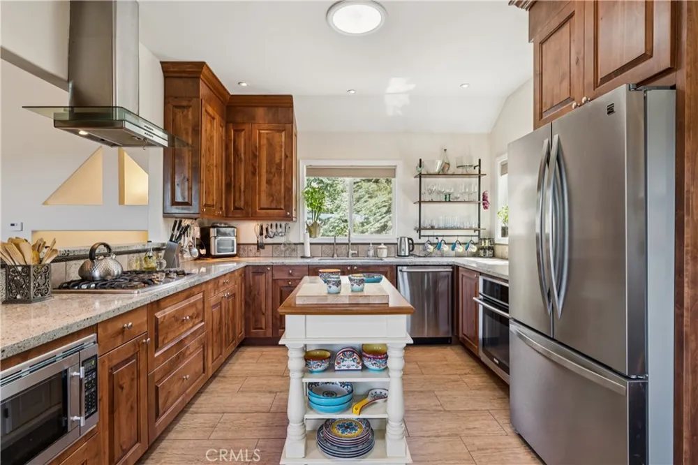 1298 Yellowstone Drive Lake Arrowhead, CA 92352