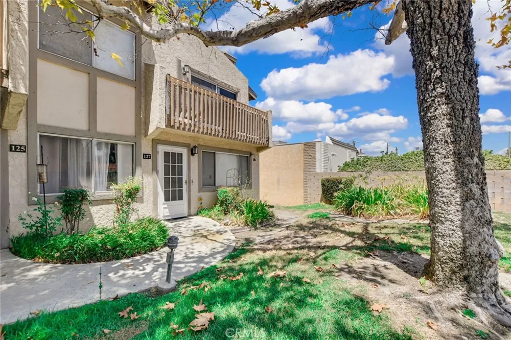 1251 S Meadow #127 Colton, CA 92324