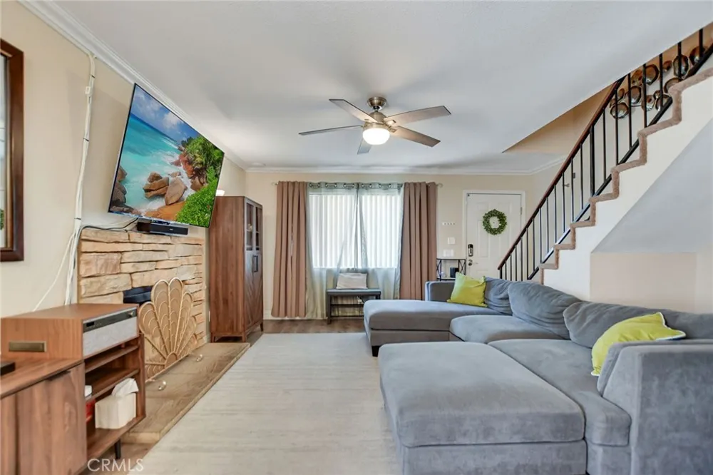 1251 S Meadow #127 Colton, CA 92324