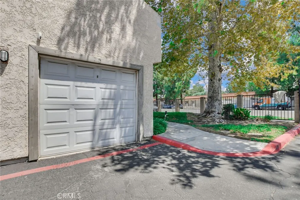 1251 S Meadow #127 Colton, CA 92324